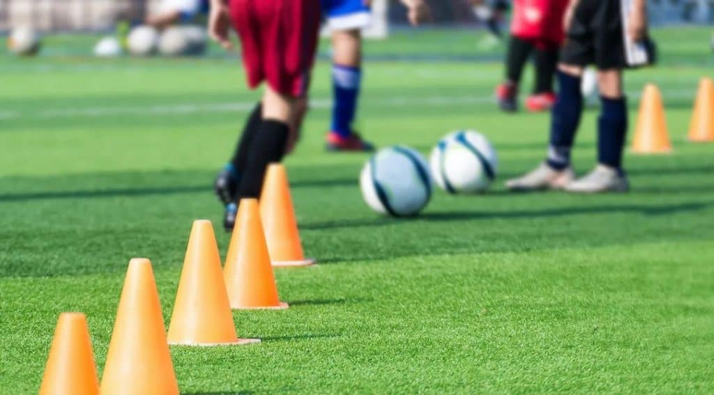 antrenament-fotbal-cu-jaloane